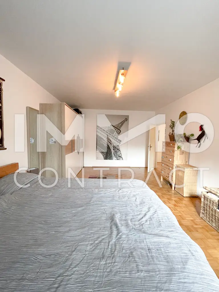 WARMMIETE! IDEALE WG ODER FAMILIENWOHNUNG  MIT LOGGIA! 4 ZIMMER + SEPARATE KÜCHE!