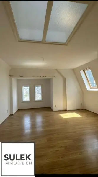 Einzigartige 105 m² große Dachgeschoss Wohnung mit Fernblick // zentrale Lage 1040 // Planstudie DG Ausbau