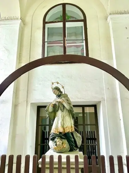 WOHNEN im 7-ten HIMMEL - INNENSTÄDTISCHE EIGENTUMSWOHNUNG- ELEGANTE Klassische Wiener-Altbau-Wohnung mit 2-Zimmern in Top Lage am SPITTELBERG - DURCHHAUS!