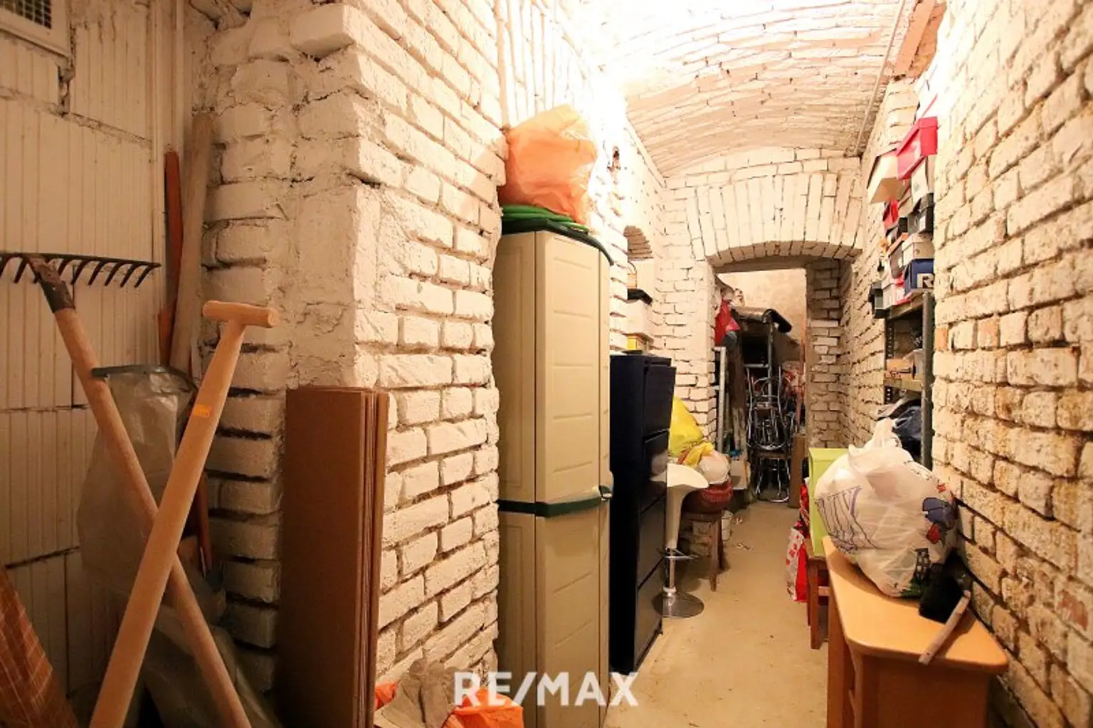 Nette Altbau 3-Zimmer Wohnung mit Balkon und Eigengarten in zentraler Lage in Penzing, sehr gute Infrastruktur!