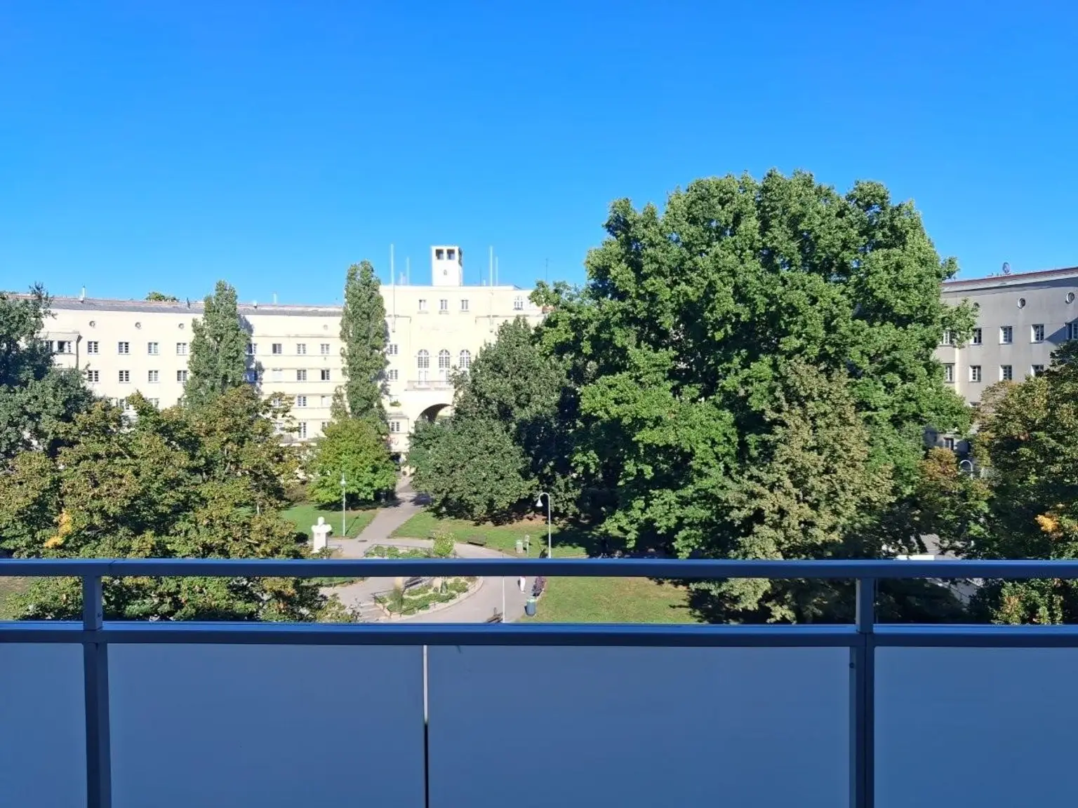 "Neue vollausgestattete - 4-Zimmer-Balkonwohnung Jedlesee"
