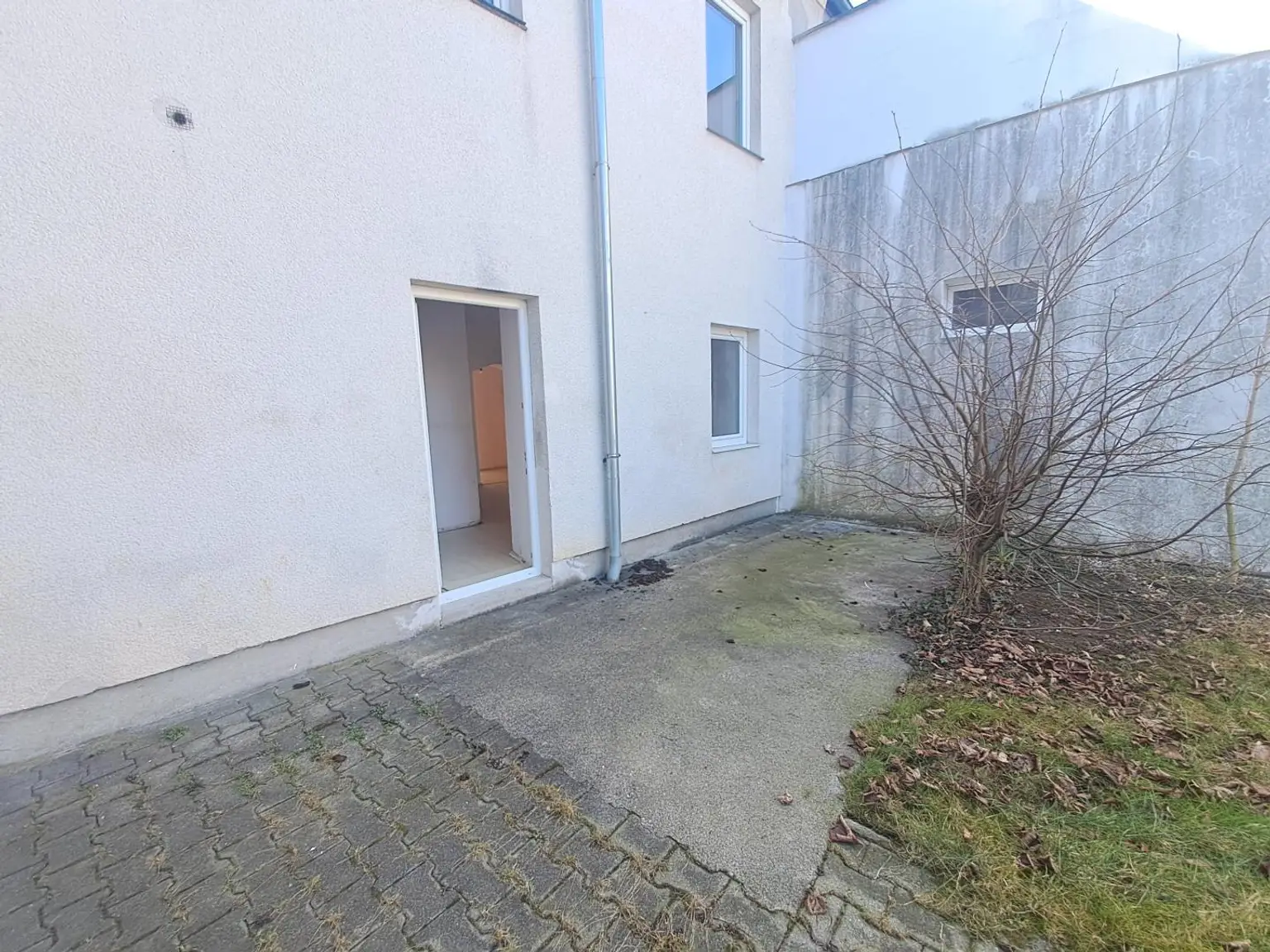 ZENTRUMSLAGE! Zinshaus mit 6 Wohneinheiten! 3 Wohnungen VERMIETET / 3 FREI und SANIERT