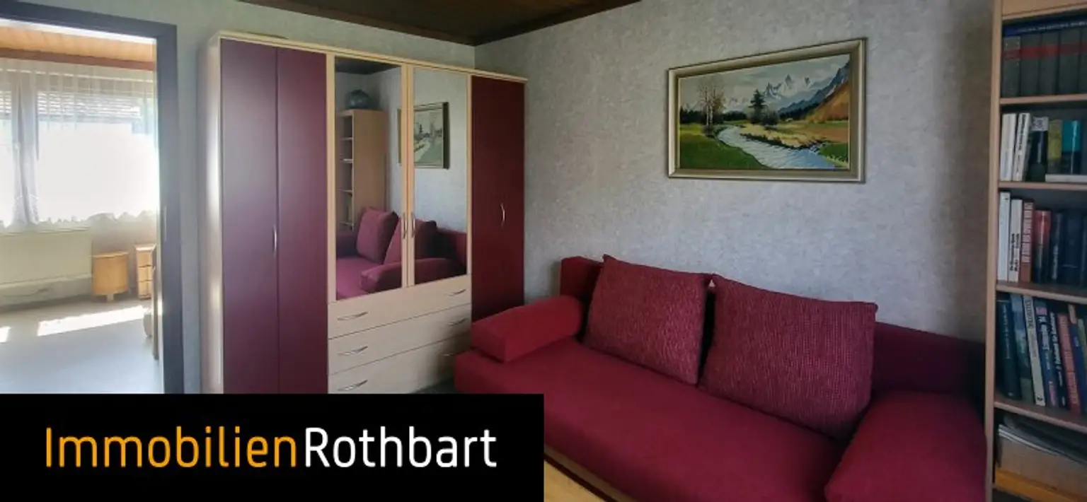 Eckreihenhaus mit Grund und kleinem Vorgarten in ruhiger Wohngegend!