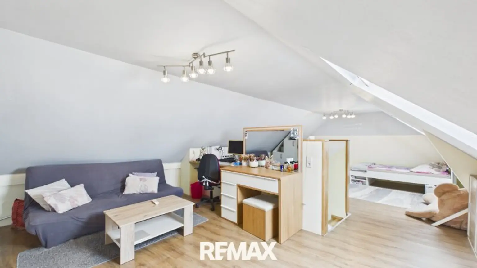Großzügiges Zuhause mit Potenzial auf 1.629 m² – Wohnhaus, Nebengebäude & vielseitige Nutzungsmöglichkeiten