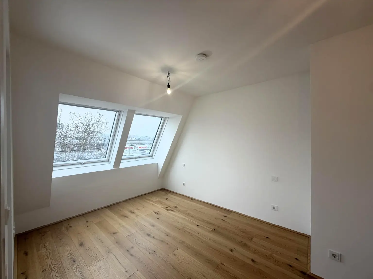 Schlafzimmer / klimatisiert mit Terrassenausgang