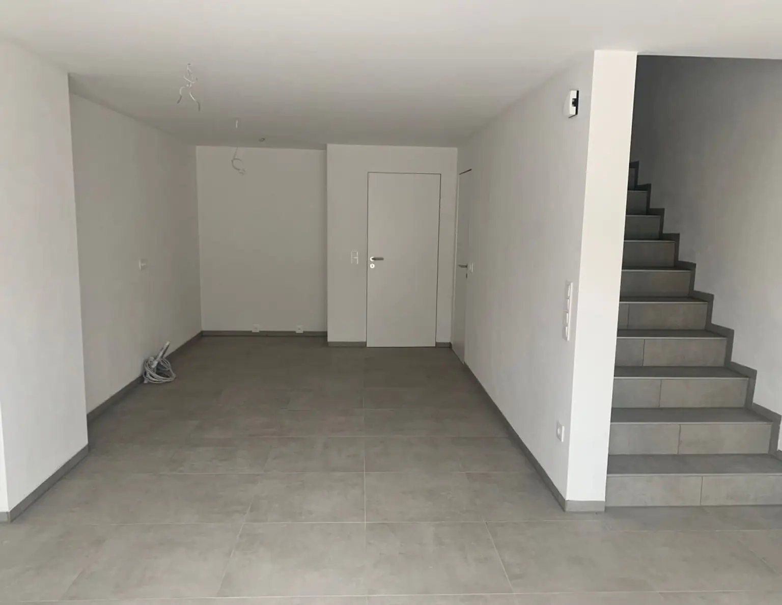 Gut vermietete Erstbezugs-Maisonettewohnung mit überdachter Terrasse und Garage
