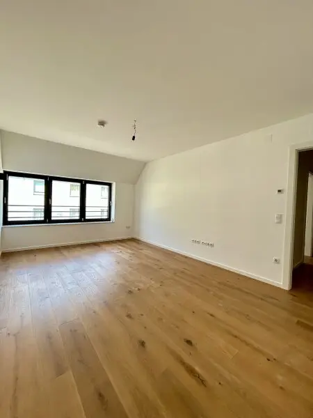 Exklusive Dachgeschosswohnung mit Grün-Blick in Top-Lage - Luxusausstattung