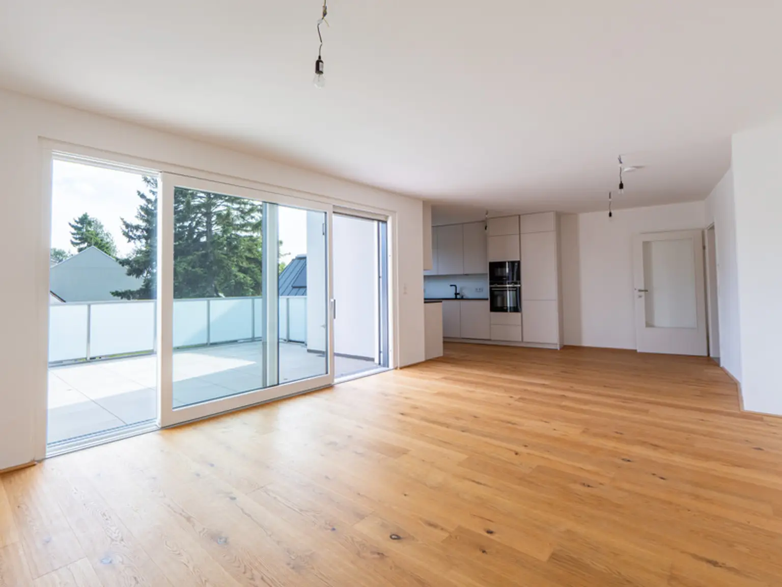 Geräumige 4-Zimmer Familieninsel mit Süd-Balkon und ganz viel Platz zum Leben. Sofort einziehen