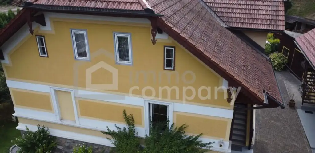 Elegantes Landhaus mit privatem Waldstück