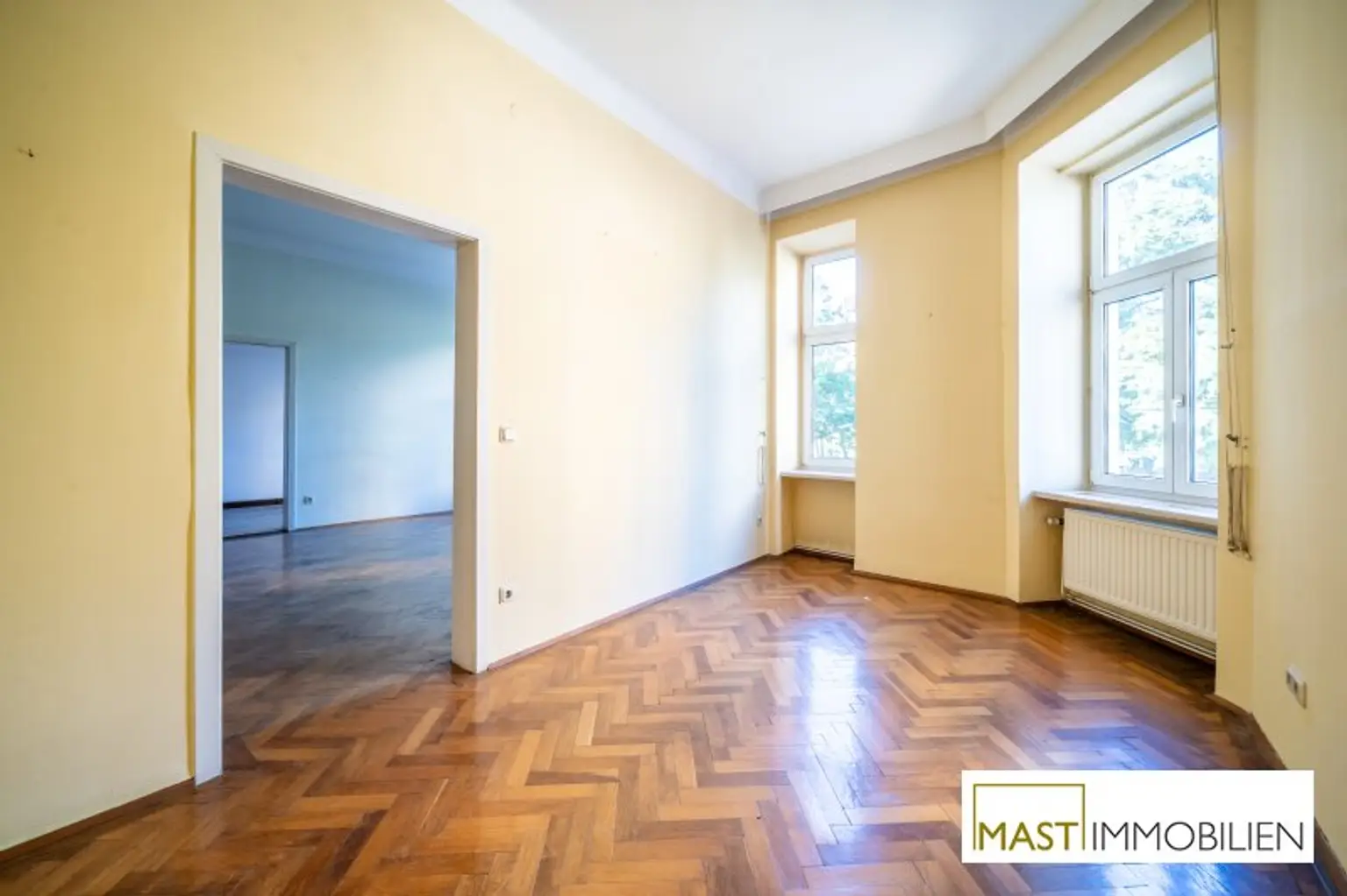 *NEU* Sanierungsbedürftige 4-Zimmer Wohnung mit Kirchenblick