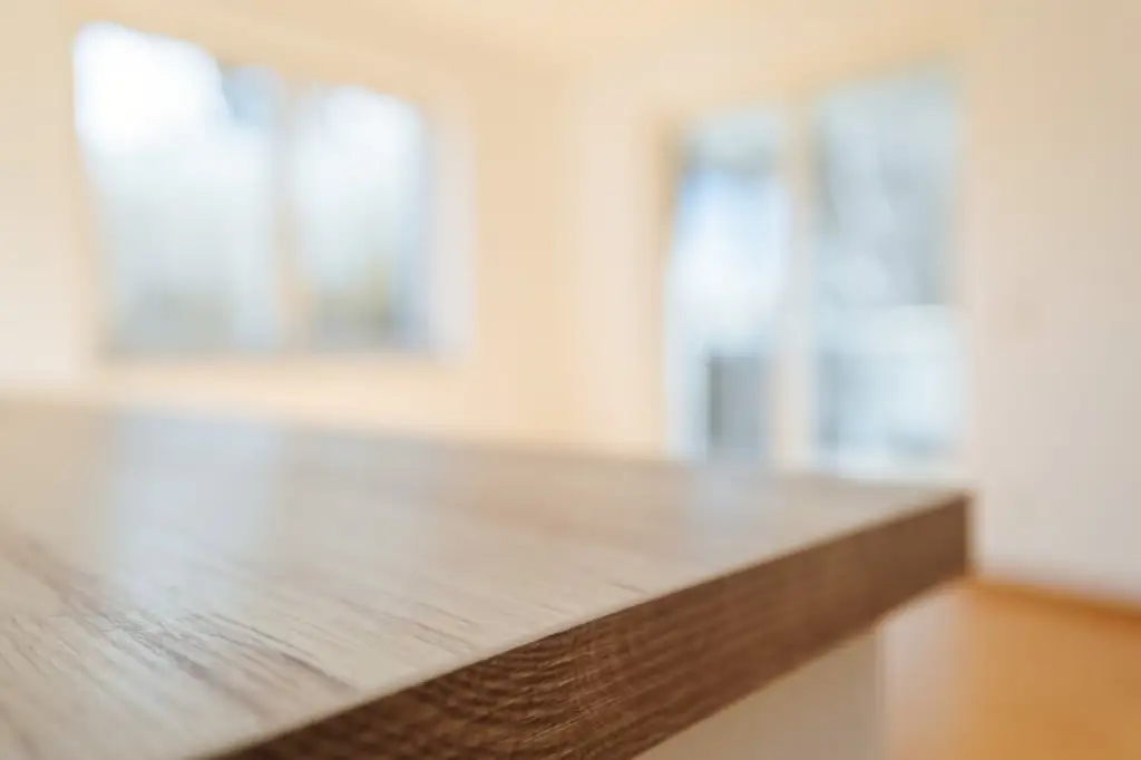 EXKLUSIVER NEUBAU I AM FUßE DES RUCKERLBERGS I SÜD-BALKON I TIEFGARAGE I DIREKT AM LEONHARDBACH I IDYLLISCH I SACKSTRAßE AB SOFORT I