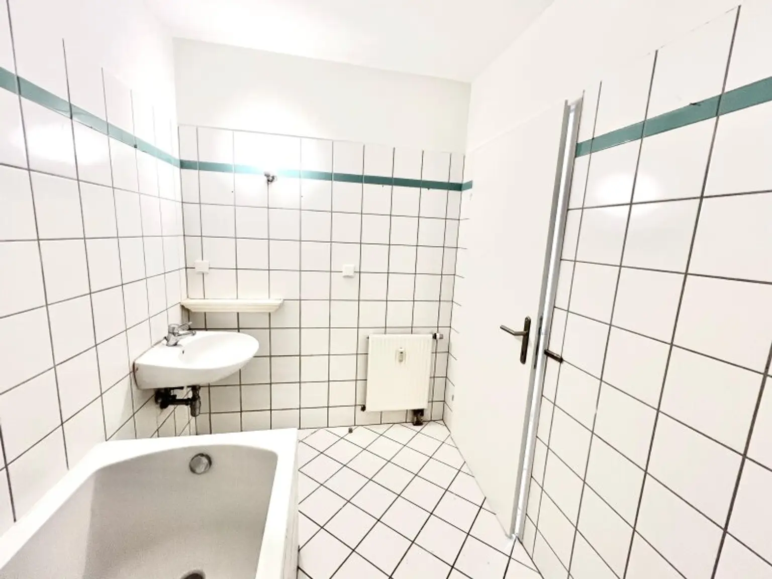 Maisonette-Traum auf zwei Ebenen – Terrasse, Galerie, Tiefgarage & perfekte Anbindung I Fernwärme  !