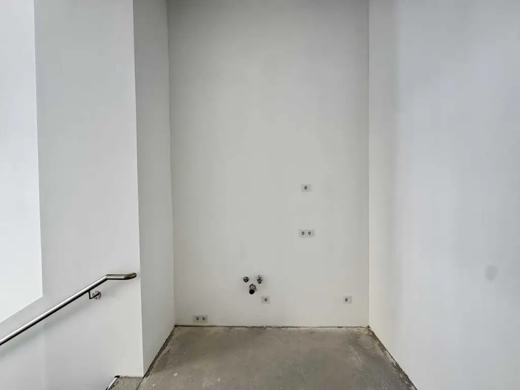 Moderne Geschäftsflächen im Edelrohbau zu mieten!
