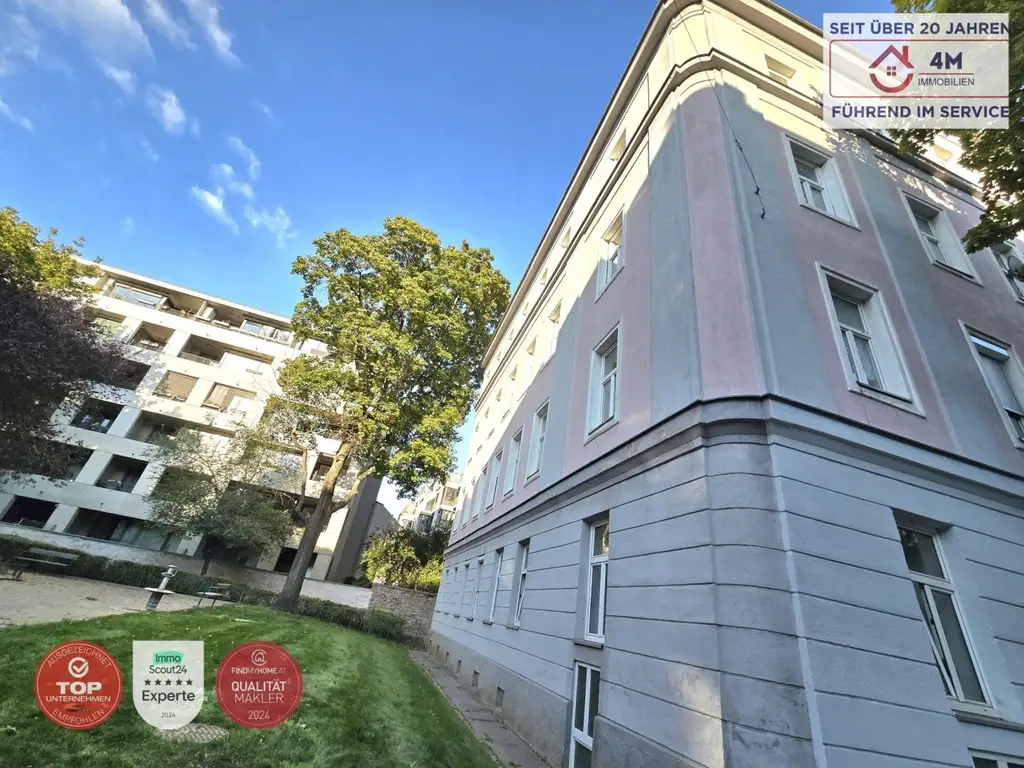 Topsanierte Altbauwohnung in Ruhelage aber Zentral