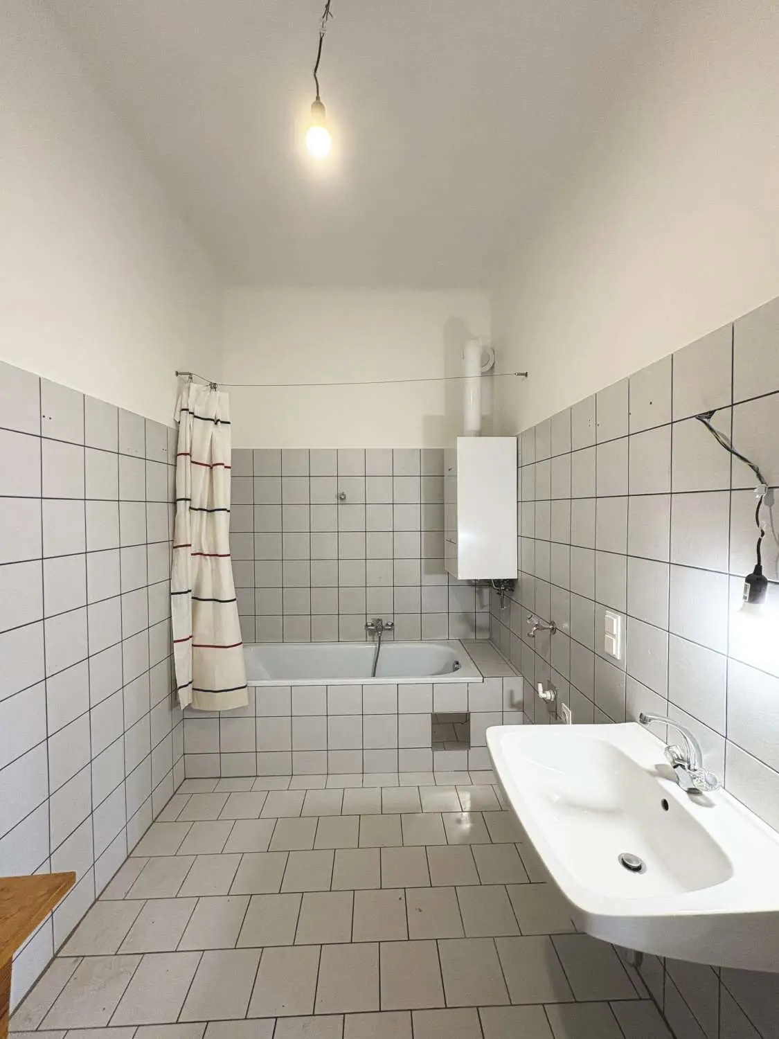 Gut aufgeteilte 3 Zimmer Wohnung mit neuer Küche -
Nähe Klinik Landstraße