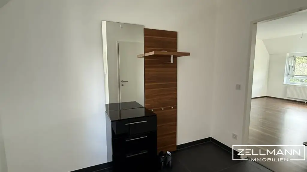 „Ein Ort zum Aufatmen – Lichtdurchflutete Dachterrassen-Maisonette mit Stil“ | ZELLMANN IMMOBILIEN