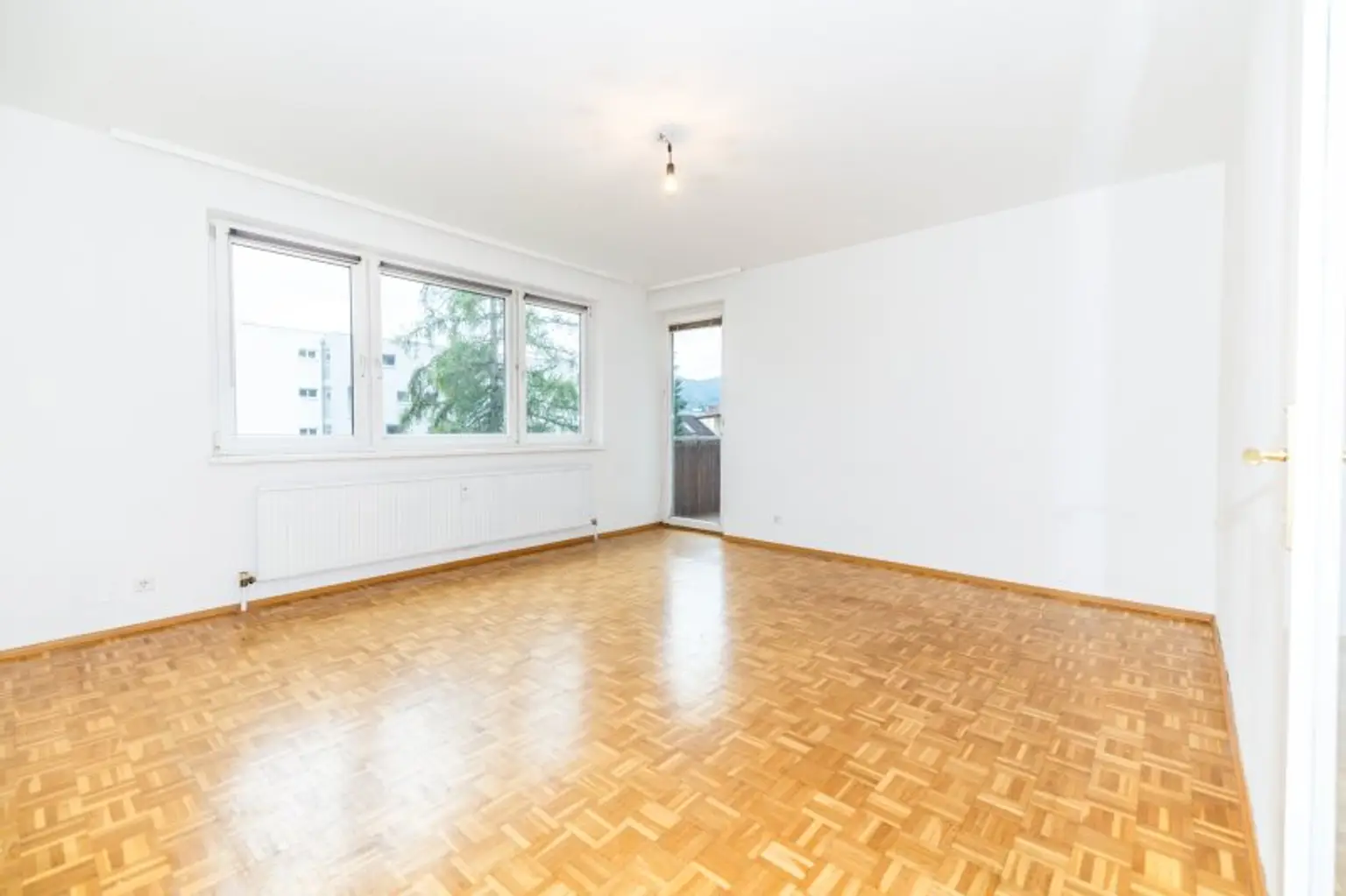 ZENTRAL I GRÜNBLICK I LOGGIA MIT MARKISE I LICHTDURCHFLUTET I RUHELAGE I AB SOFORT I PROJEKT WOHNEN I
