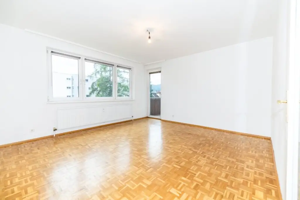 ZENTRAL I GRÜNBLICK I LOGGIA MIT MARKISE I LICHTDURCHFLUTET I RUHELAGE I AB SOFORT I PROJEKT WOHNEN I