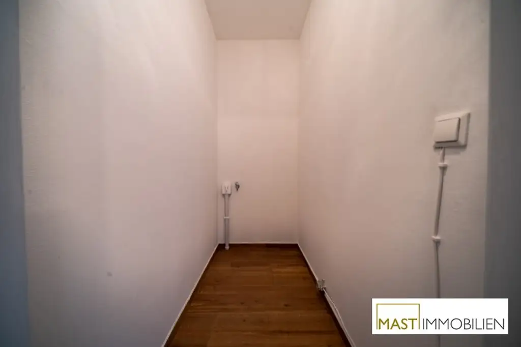 Zur Gänze sanierte 3 Zimmer-Wohnung mit großzügiger Loggia & Fernblick – Spitalgasse 1, Wiener Neustadt