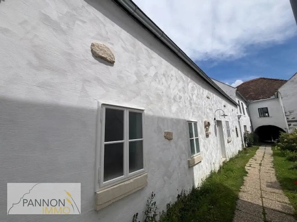 Breitenbrunn - historische (16.Jhd.), neu sanierte Wohnung samt Nebengebäuden und Garten im Ortszentrum