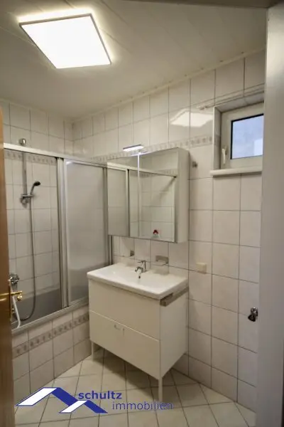 Attraktive 3-Zimmer-Dachgeschosswohnung im Zentrum von Guntramsdorf zu mieten! Überdachter Parkplatz inklusive!