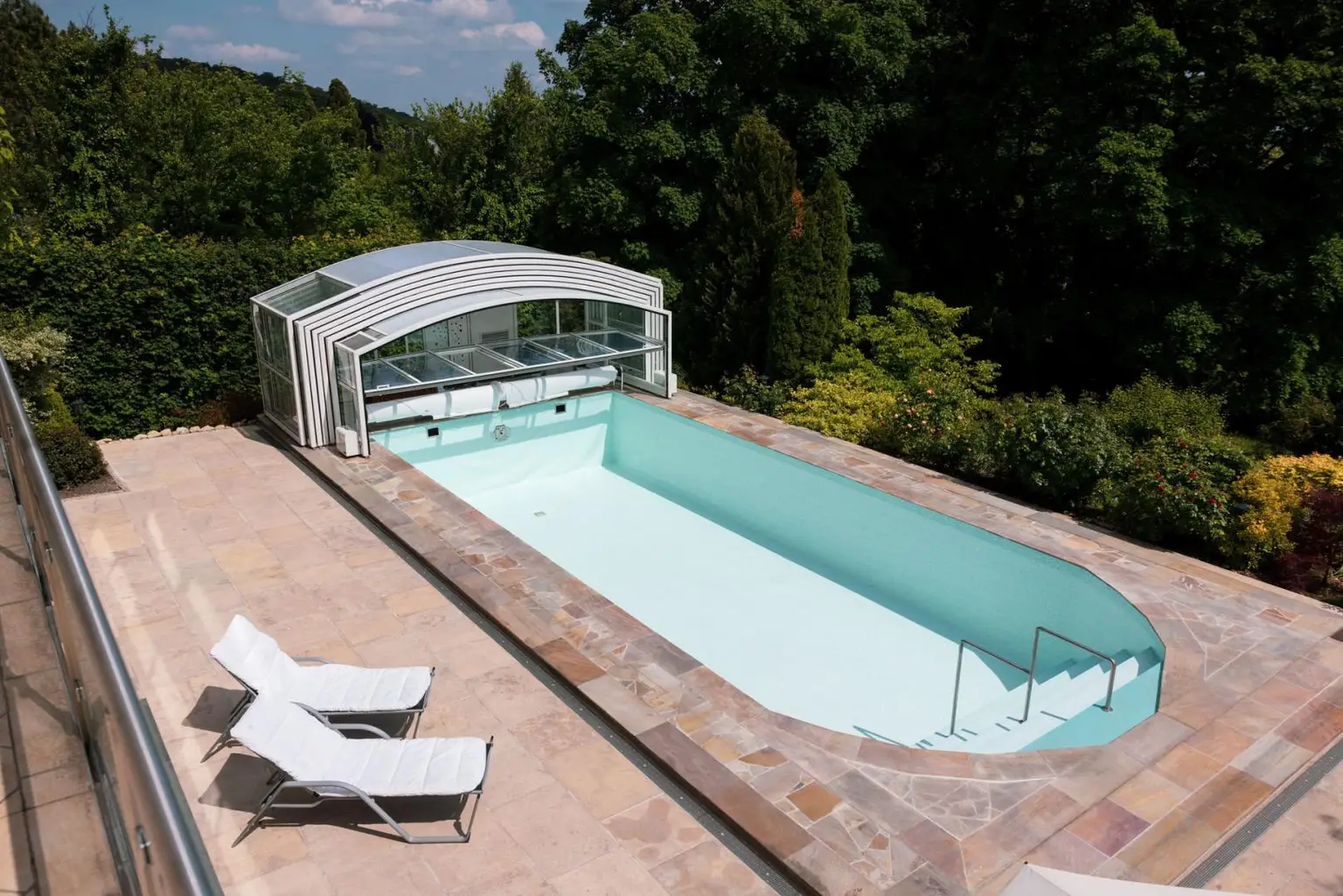Luxuriöse Villa mit Panoramablick, Swimmingpool und großem Garten in Baden bei Wien