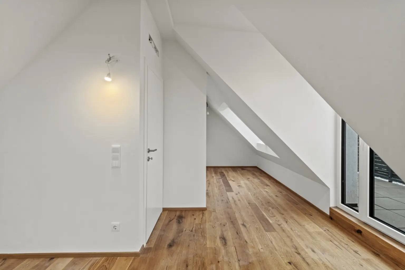 14.3 | ++ NEU ++ REIHENHAUS mit Balkon, Terrasse und Wohnkeller in NEUESSLING | Prima Service Immobilien