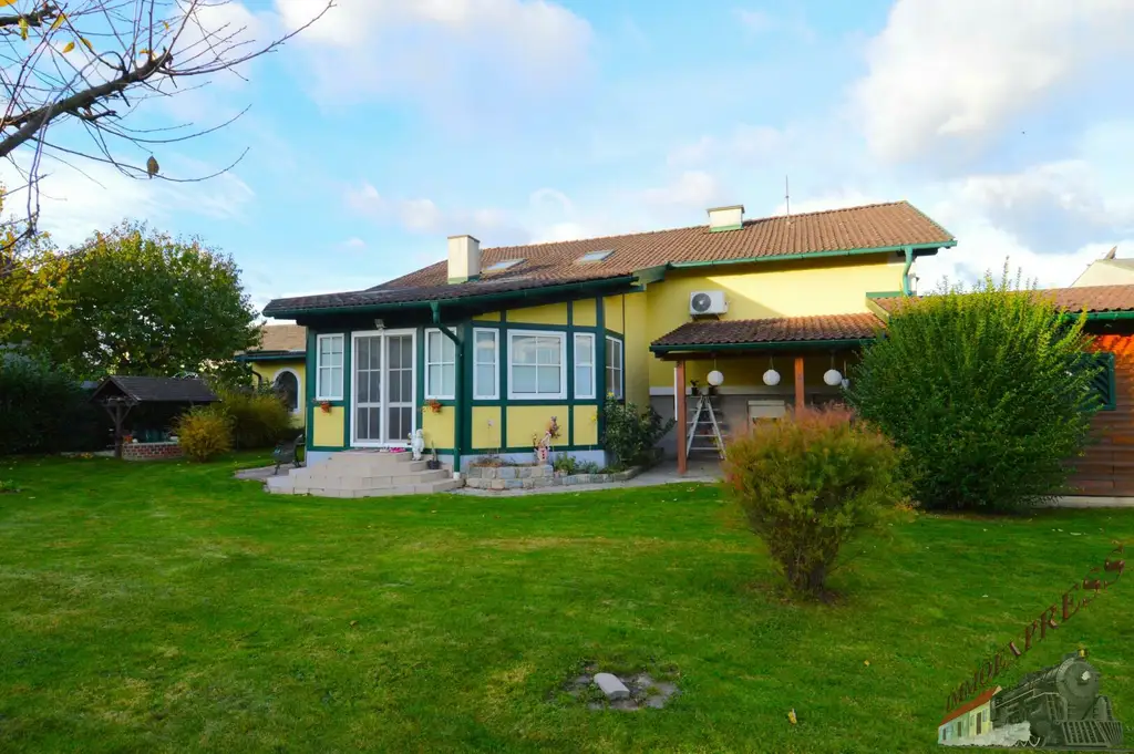 Gepflegtes Einfamilienhaus - Doppelcarport - Garage - neue Pelletheizung mit Solaranlage