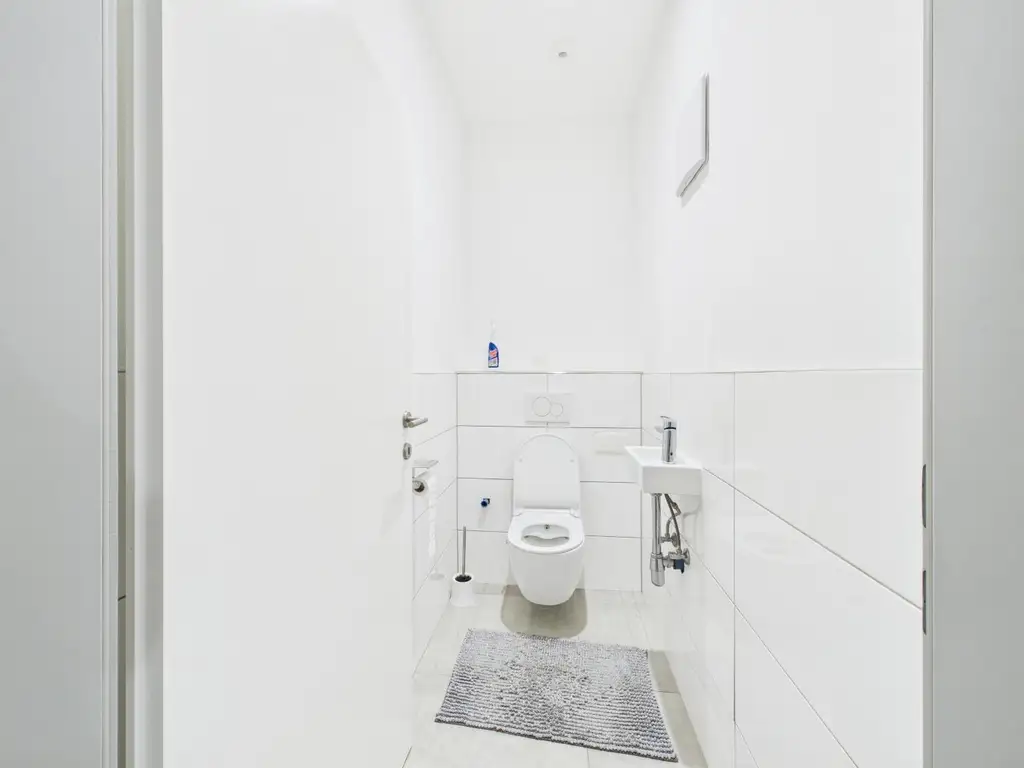 Kernsaniertes Anlageobjekt mit großzügigen Büroflächen und Wohneinheiten in 4050 Traun