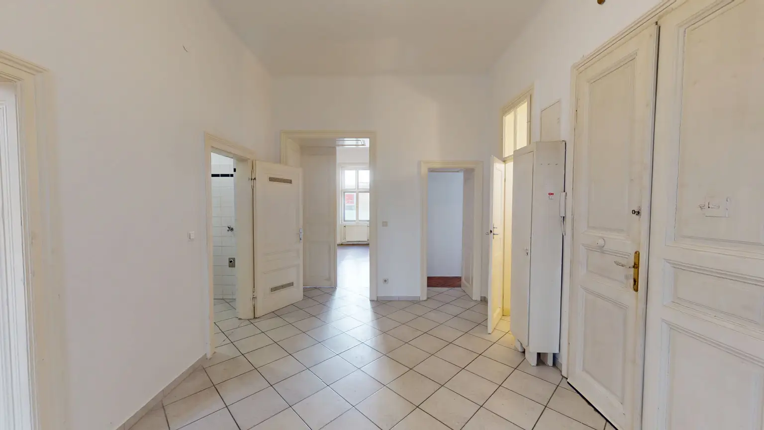 Heller Altbau mit Eigengarten