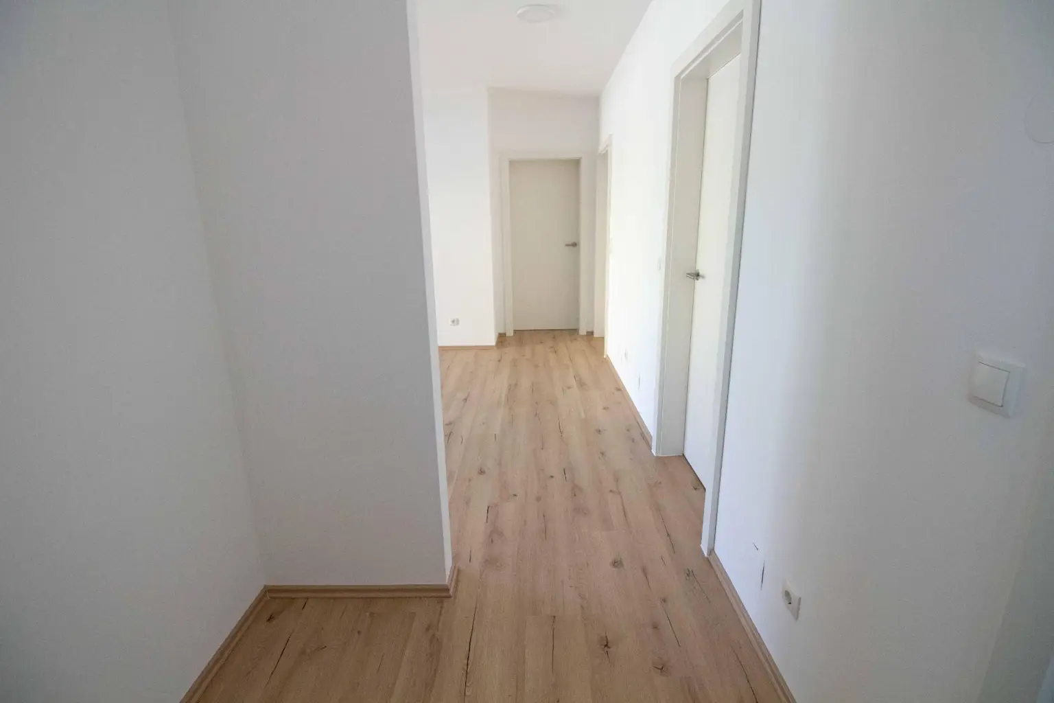 "Großzügige Doppelhaushälfte mit Terrasse und Garten zu mieten!"