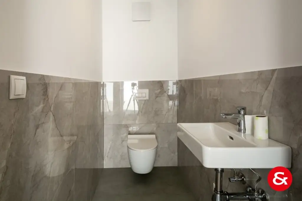 Modernes, klar gestaltetes Einfamilienhaus mit viel Platz und Technik!