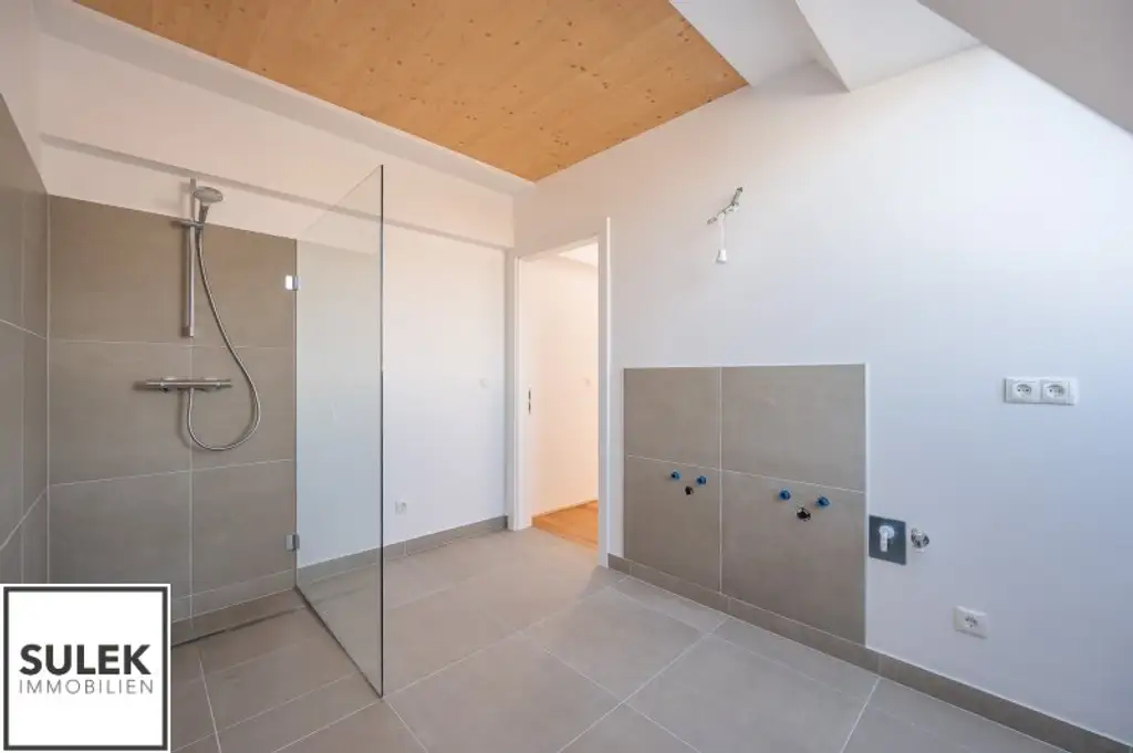 Erstbezug: traumhafte DG-Maisonette mit 3 Schlafzimmern und 2 Bädern