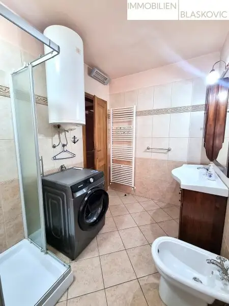 Porec Umgebung - Attraktives Steinhaus mit 2 Appartements und Pool/Wellness