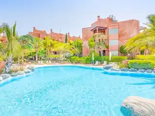 Bahía-de-los-Menceyes-Heated-Community-Pool-Tenerife-1