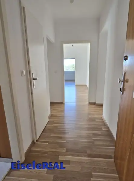 tolle 2 Zimmer Wohnung, extra Küche