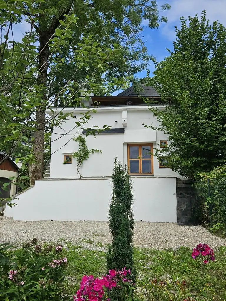 Künstlerhaus in Seenähe – Wohnen mit Geschichte und Seele