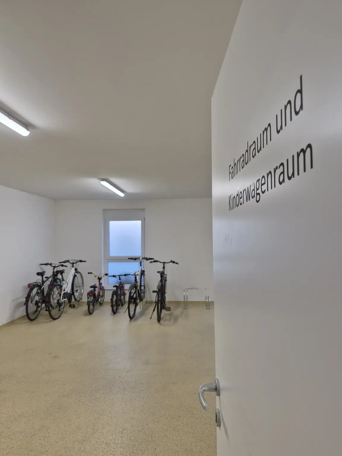 Wohnkomfort mit Aussicht: Ca. 60 m² 3-Zimmer-Wohnung und sonniger 12 m² Südwest-Eckbalkon