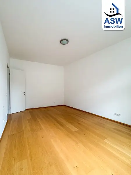 Perfekte Lage!! Top-moderne Altbauwohnung mit Balkon und Sauna in der Hauptstraße