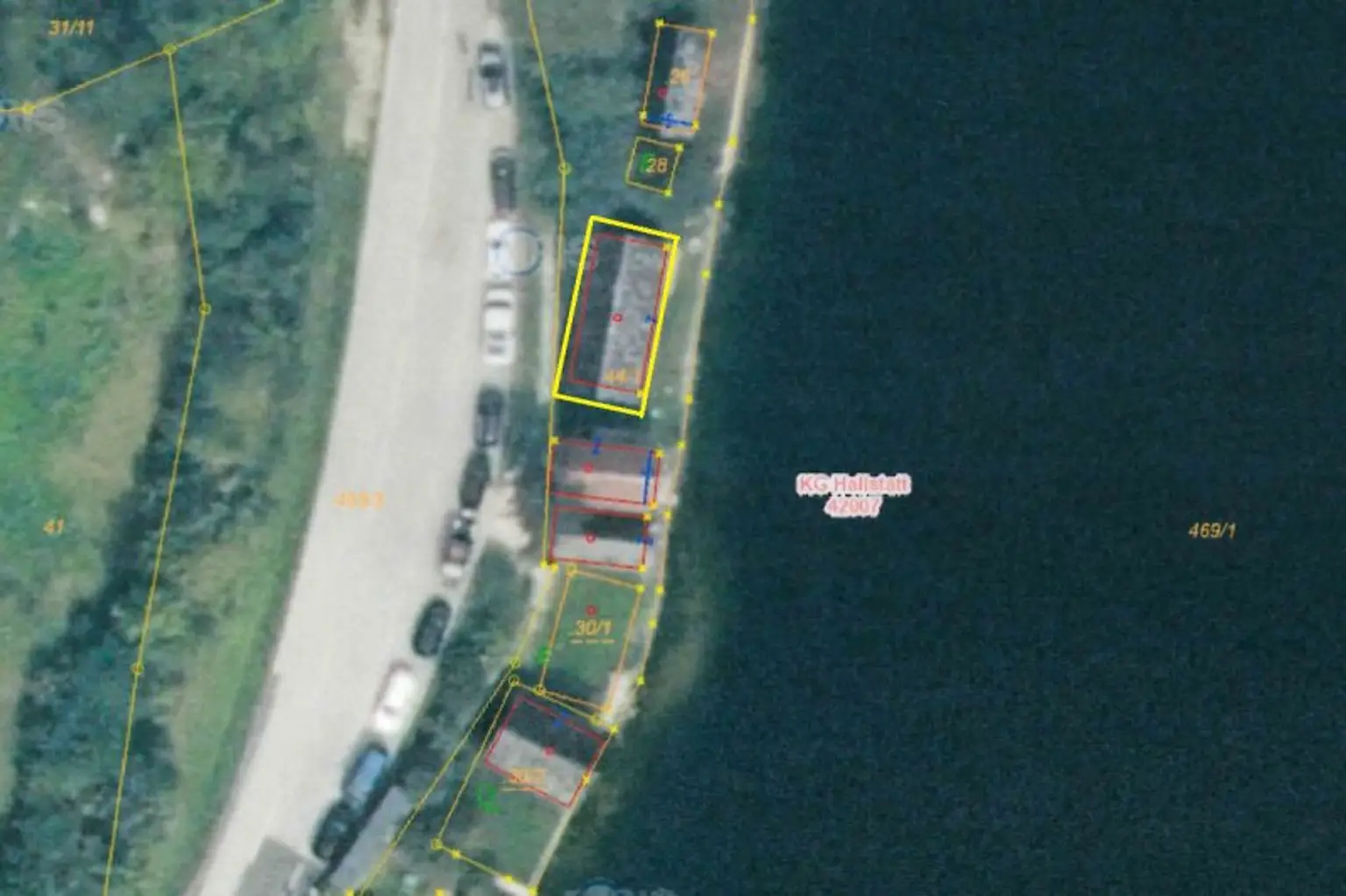 Einzigartig: Hütte und Badeplatz direkt am Hallstättersee.