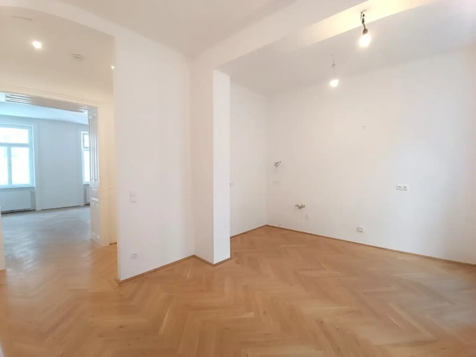 Altbaujuwel mit Erstbezug und U-Bahn Nähe! 3 Zimmer! Nähe Servitenviertel & U4 Friedensbrücke!
