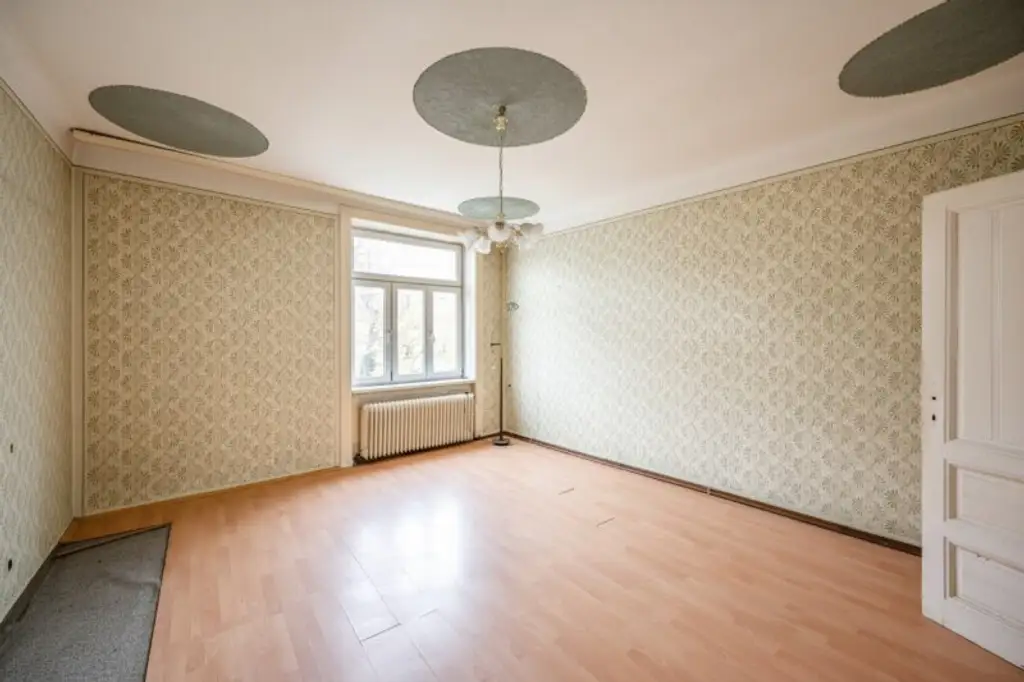 ++Fasangarten++ Altbau mit Potenzial – sanierungsbedürftige 2-Zimmer-Wohnung