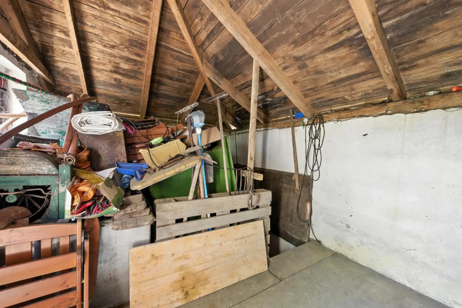 Traditioneller Weinkeller mit Presshaus und 2.421 m² Weingarten in Ebenthal – Ihr Rückzugsort im Weinviertel!