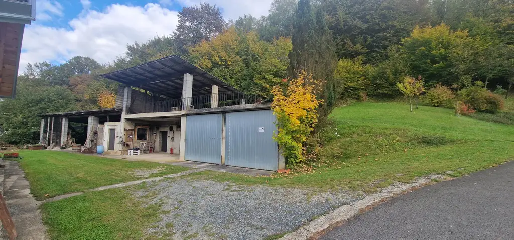 Gepflegter Vierkanthof mit Nebengebäude und eigenem Wald im idyllischen Südburgenland