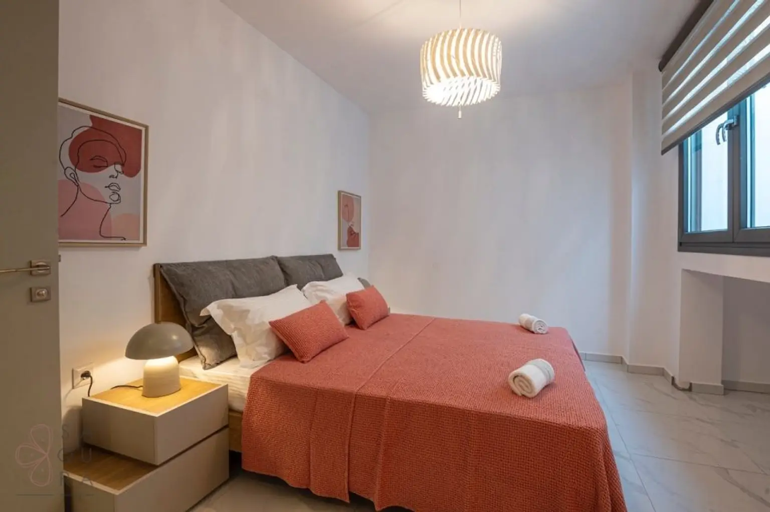 Exklusive Neubau-Maisonette in Polihrono – Drei Etagen moderner Luxus am Meer