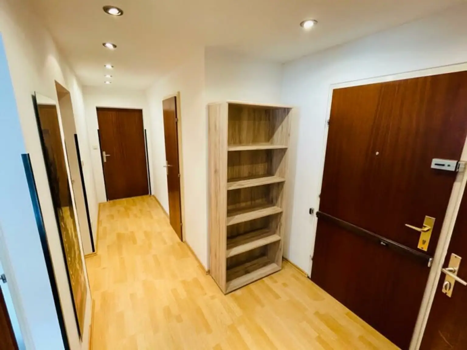 3er WG geeignet! 4-Zimmer Mietwohnung mit 5 m2 Terrasse! Inkl. Heizung und Warmwasser!