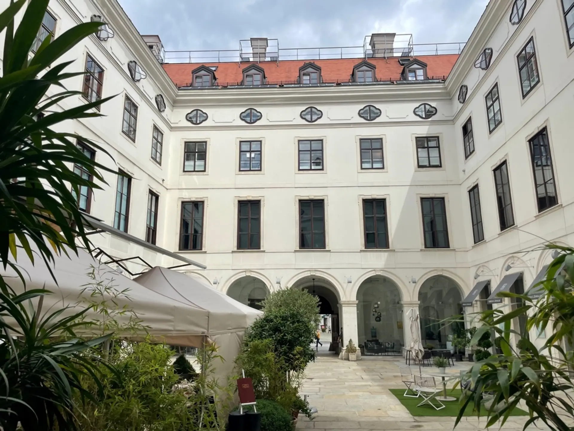 1010 Wien, Palais Harrach Innenhof