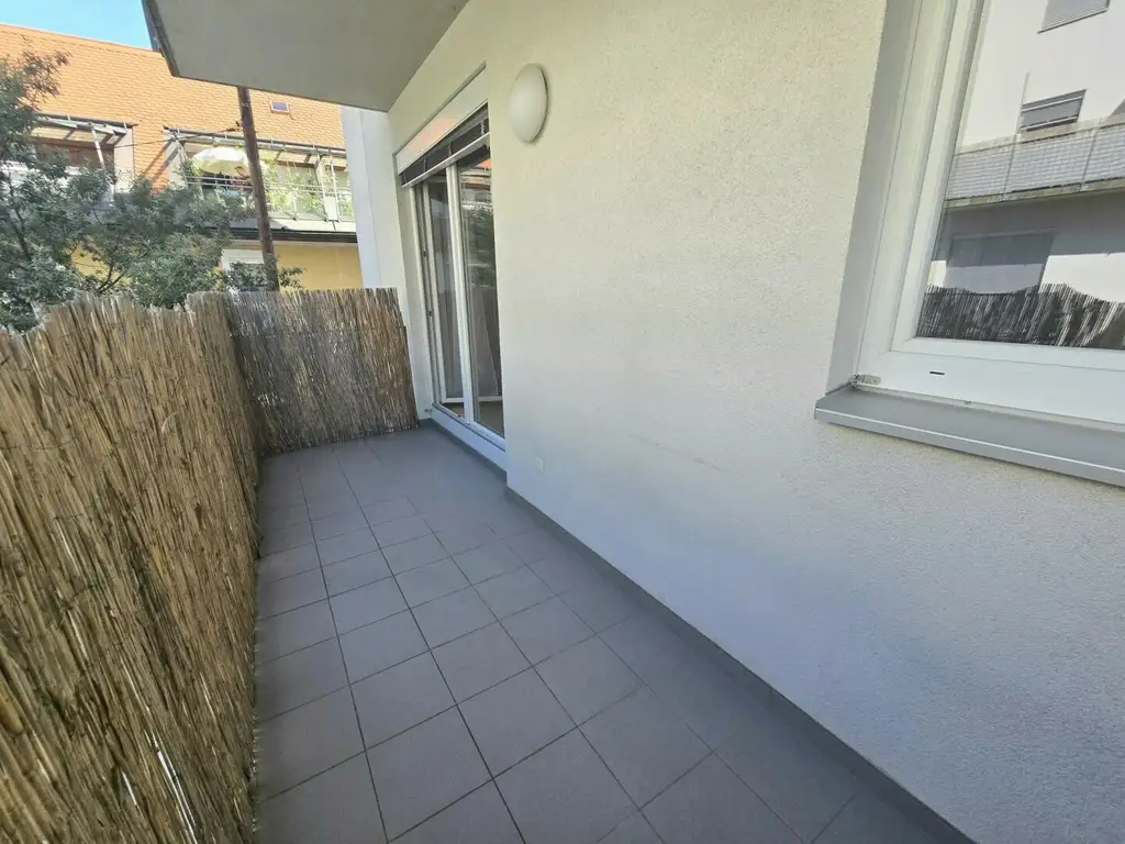 Schöne Zwei-Zimmer-Wohnung mit Balkon und ein Tiefgaragenstellplatz in ruhiger Lage!