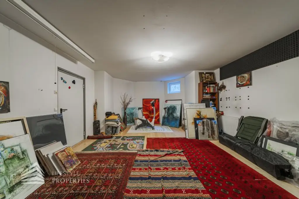 Wunderschöne Villa mit Pool und weitläufigem Grundstück, Nähe Pressbaum