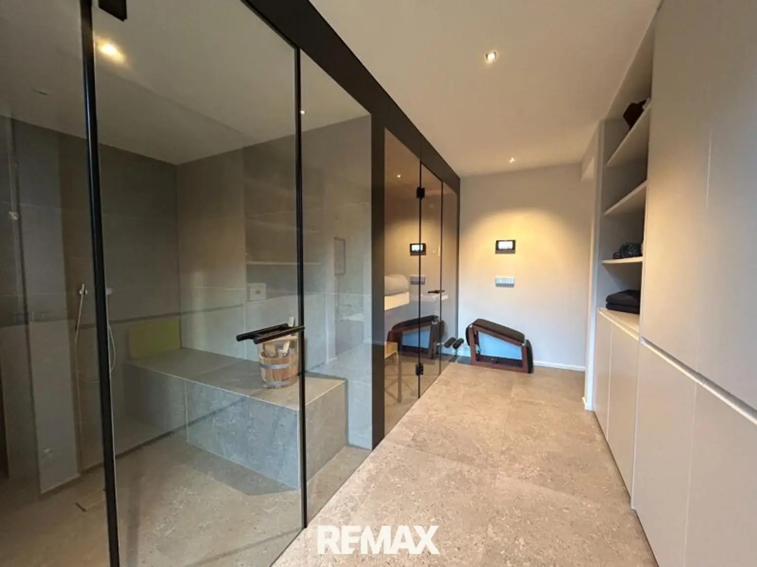 Saunaraum - Sanarium und Dampfbad